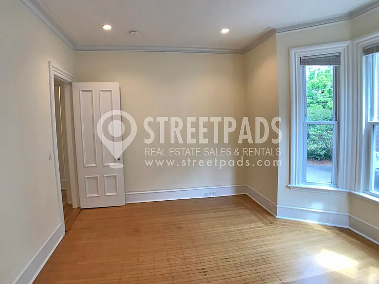 59 Langdon St — Photo 12