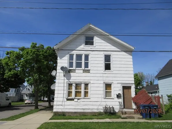 38 California St, Buffalo, NY 14213