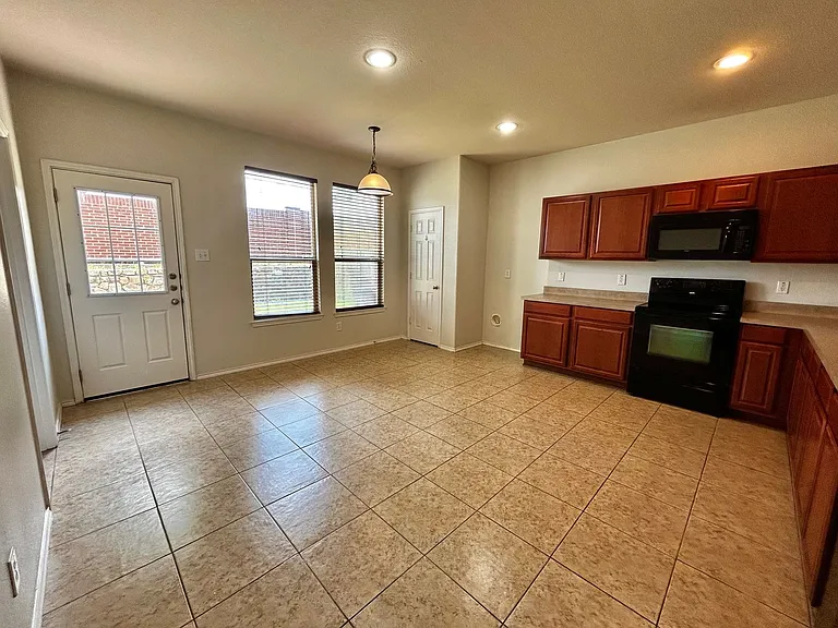 5837 Fantail Dr — Photo 5