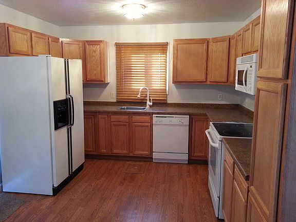 5th image of 2718 Howard Ave