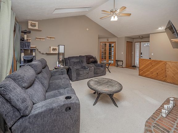 4th image of 1009 Sherwood Forrest Trl