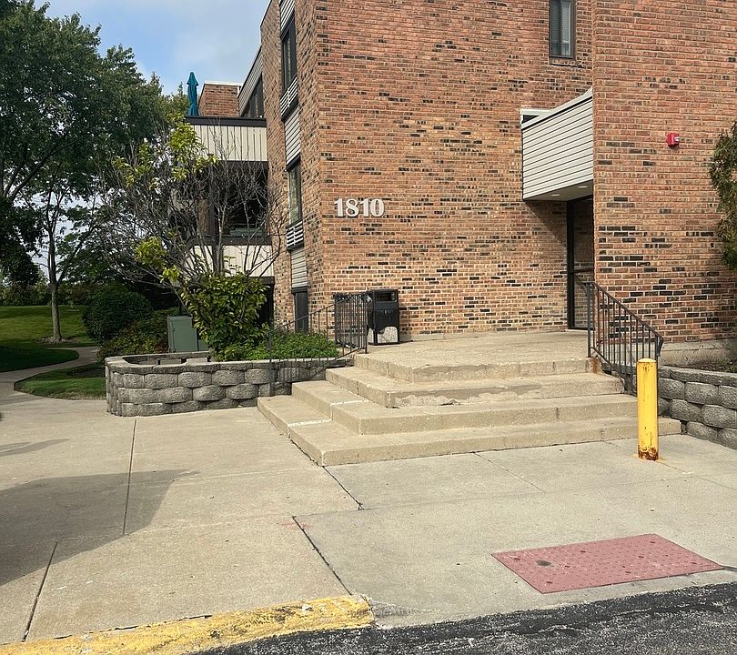 1st image of 1810 Hemlock Pl APT 201