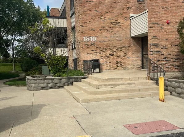 1810 Hemlock Pl APT 201, Schaumburg, IL 60173