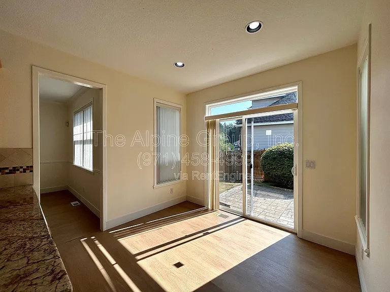 351 NW Kotrik Pl — Photo 17