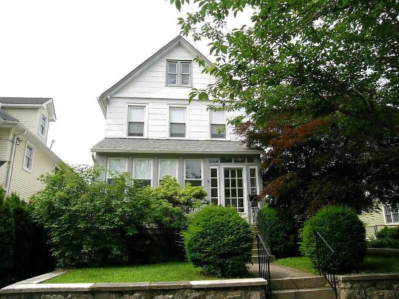1st image of 18 Bronx St