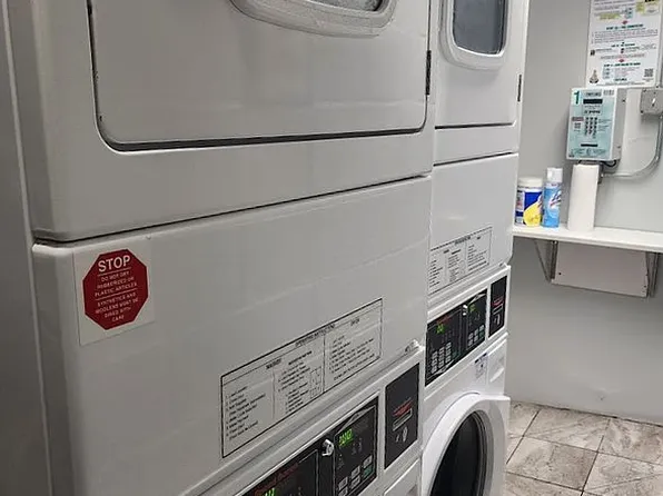 415 W 57th St APT 4D, Manhattan, NY 10019