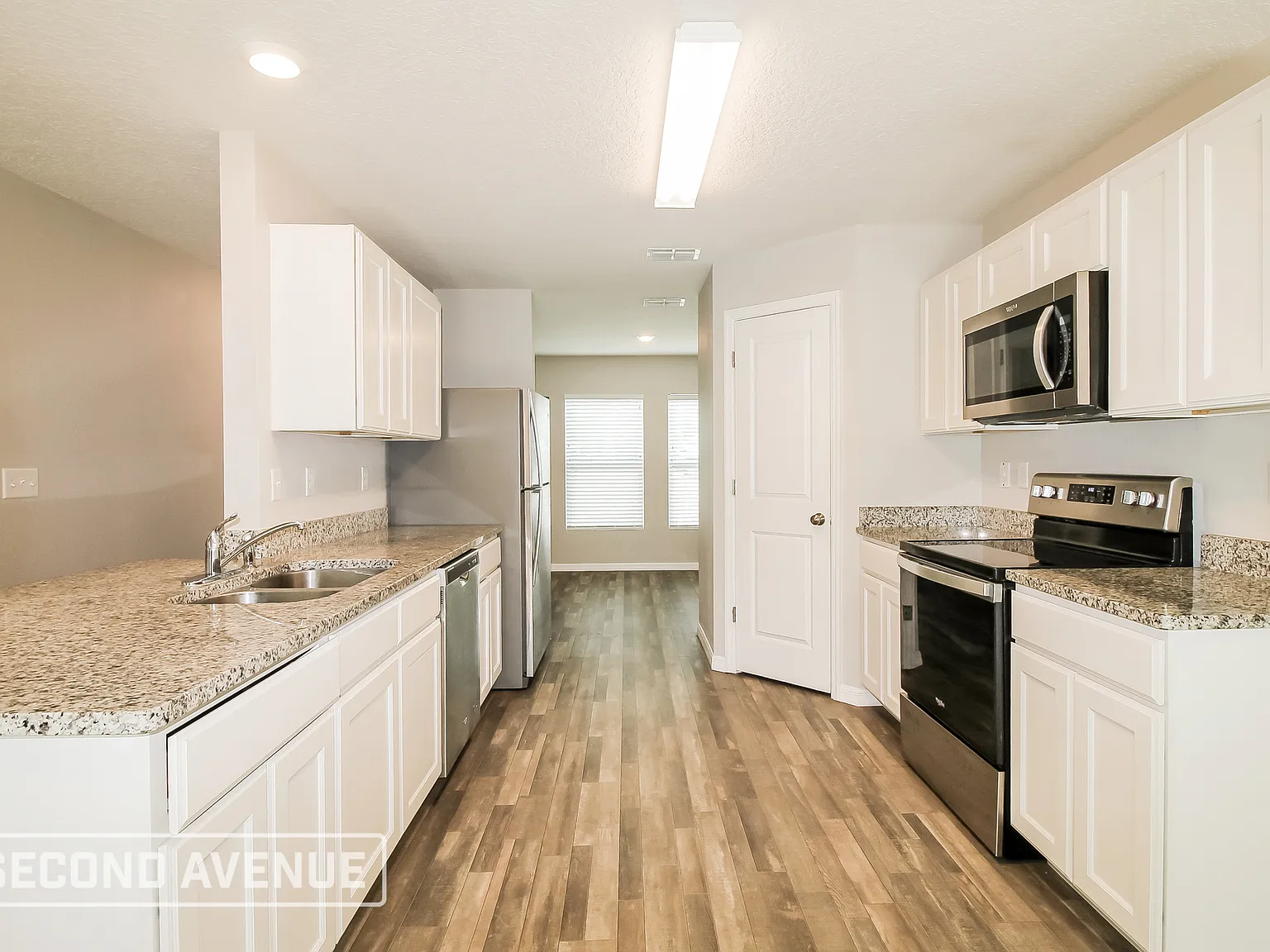 5 bed, 3.0 bath, 2274 sqft, $2,199 — Photo 3