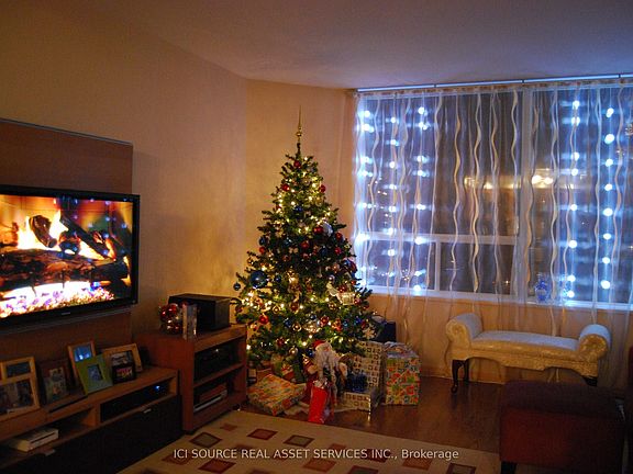 5th image of 1270 Maple Crossing Blvd #905
