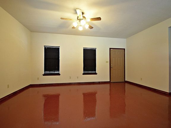3rd image of 6852 Foxtrot Dr