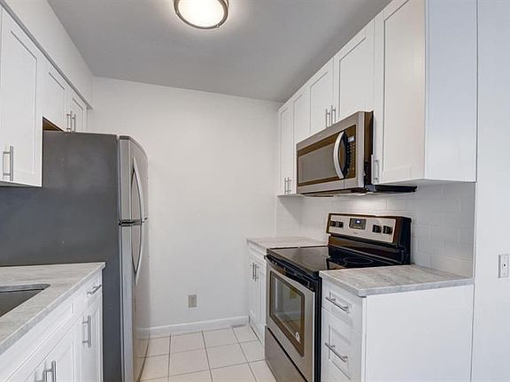3rd image of 616 Executive Center Dr APT 204
