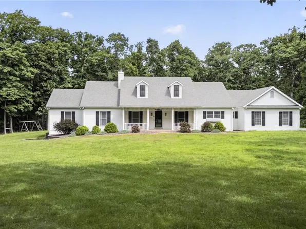 2 Woodridge Dr, Defiance, MO 63341