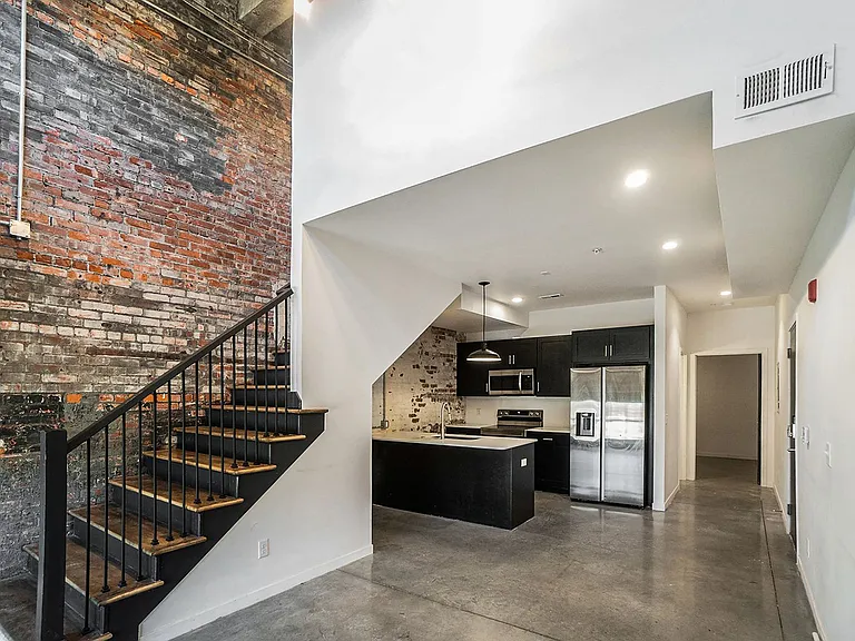 2645 Madison Ave — Photo 1