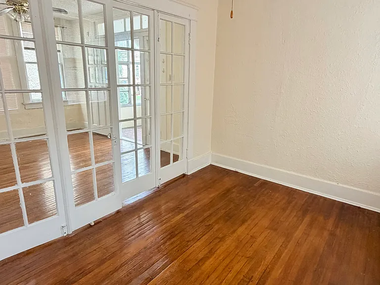 3850 Napoleon Ave — Photo 7