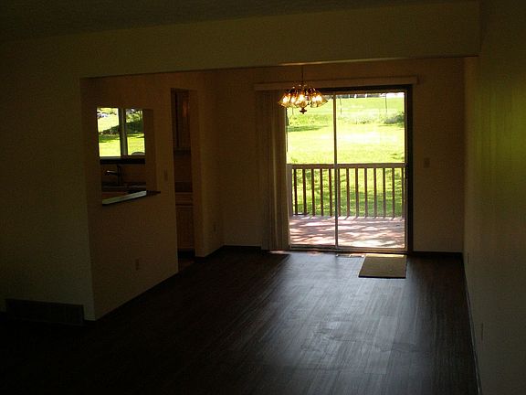 5th image of 1252 Meadowlark Dr
