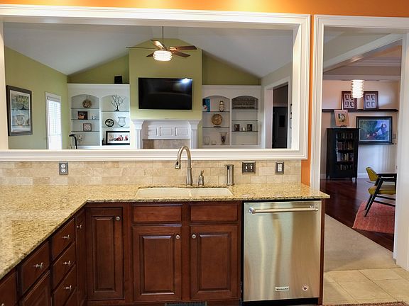 3rd image of 2311 Sciota Ct