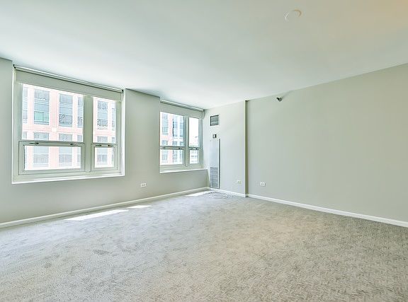 4th image of 345 N Lasalle St #609