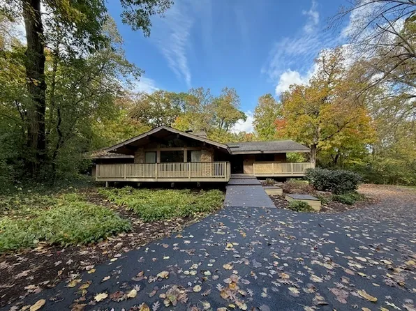 43W310 Hawkeye Dr, Elburn, IL 60119