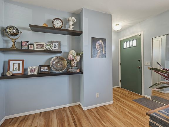 2nd image of 5704 Richmond Dr