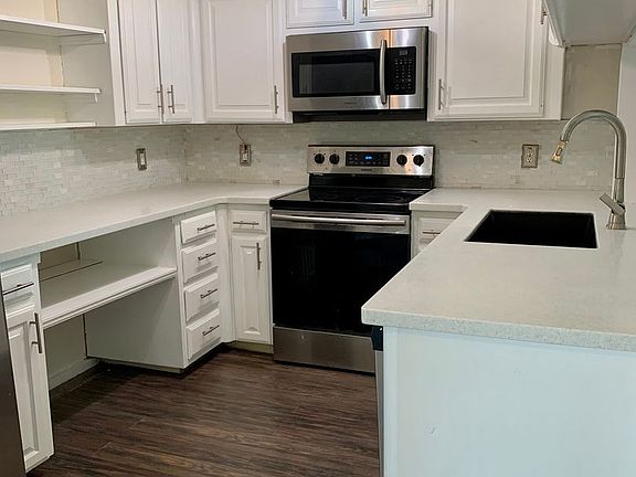 4th image of 4709 Jasmine Dr