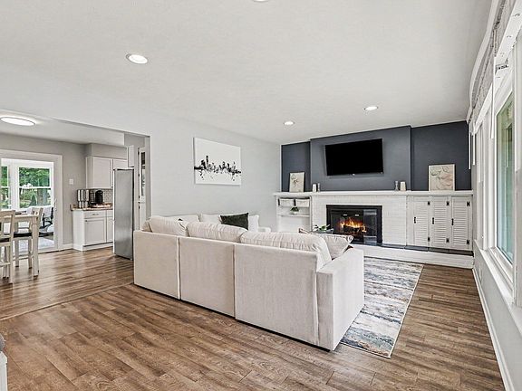 4th image of 2685 Northville Dr NE