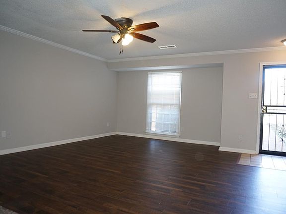 5th image of 2979 Huntington Trail Dr