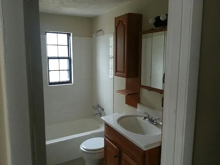 3 bed, 1300 sqft, $1,595 — Photo 3