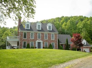 526 Lynnwood Ln, Burnsville, NC 28714