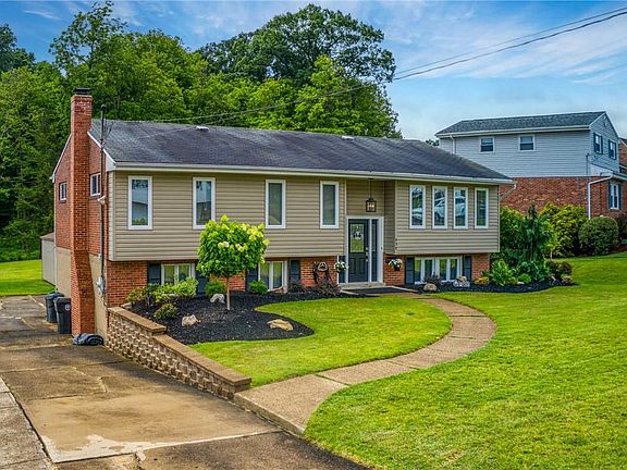 2nd image of 459 Parkridge Dr