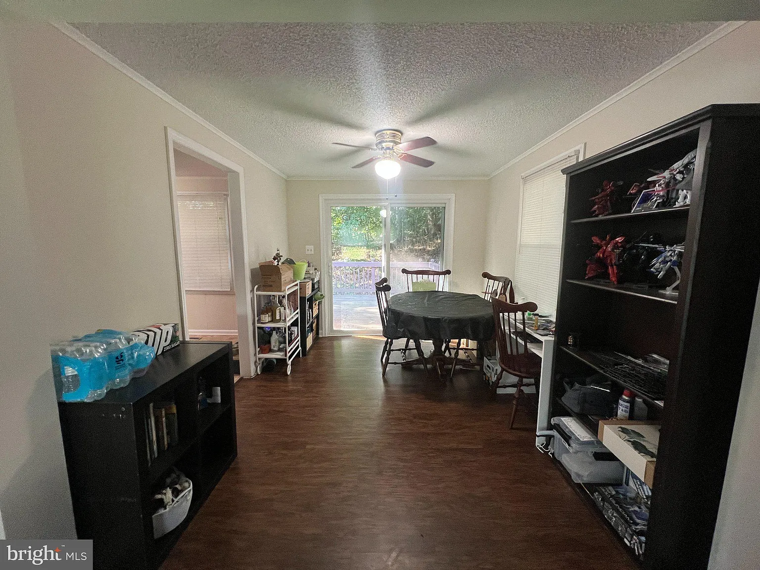 3 bed, 2.5 bath, 1320 sqft, $1,900 — Photo 3