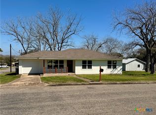 121 N Avenue C, Shiner, TX 77984