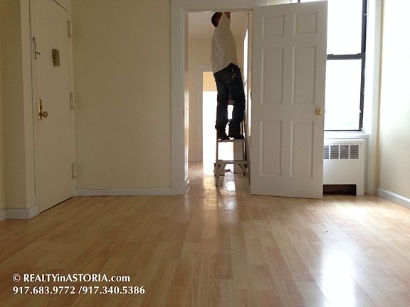 4th image of 3228 48th St APT 3L