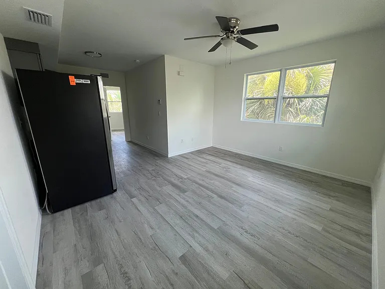219 S Grandview Ave — Photo 42