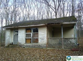 396 Turkey Ridge Rd, Mount Bethel, PA 18343