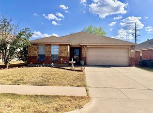 7028 Seton Hall Dr, Fort Worth, TX 76120