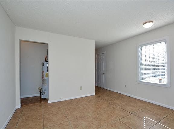 5th image of 3024 Gould Ave