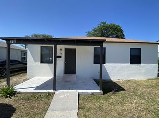 816 W 4th St, Riviera Beach, FL 33404