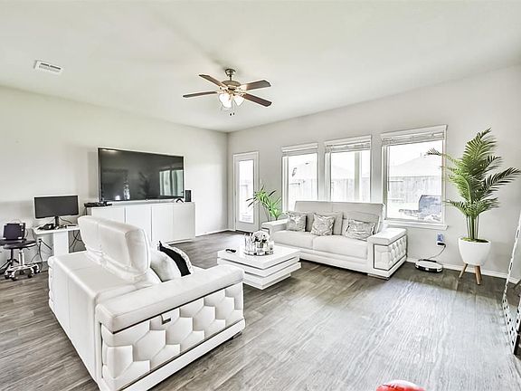 5th image of 4406 Andorno Dr