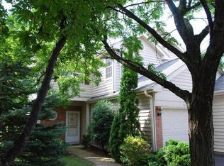 31 Fairway Dr, Glendale Hts, IL 60139