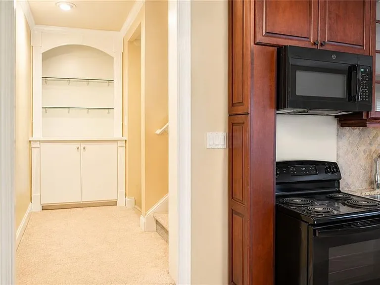 340 Nell Ct — Photo 28