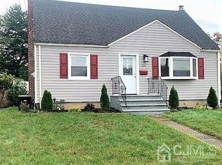 156 E Hill Rd, Colonia, NJ 07067