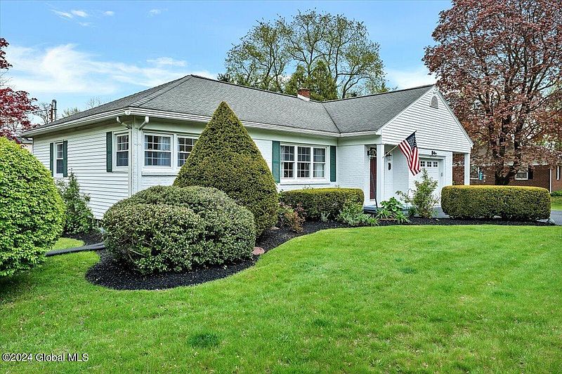 2nd image of 13 Leslie Court