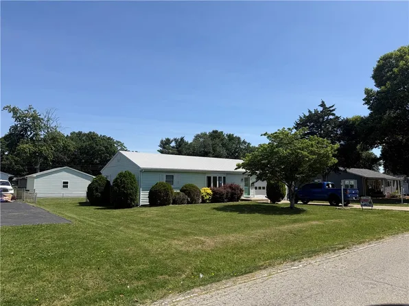 270 Shutter Dr, Decatur, IL 62526