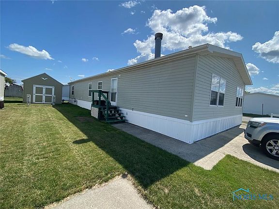 2nd image of 1689 Dakota Pl