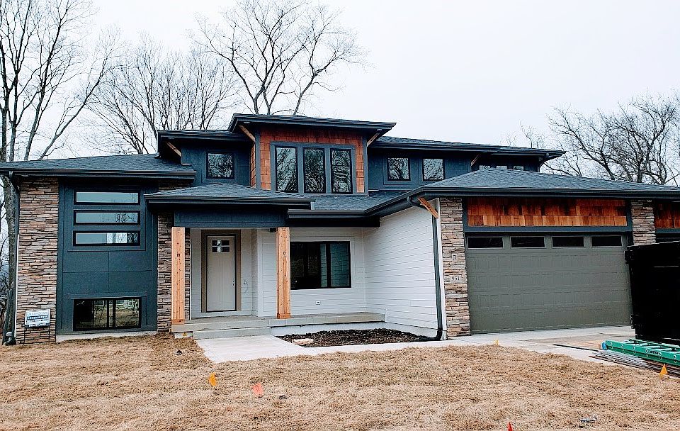 1st image of 951 S Kingswood Ct