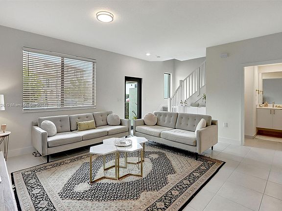 5th image of 8320 NW 43rd St #8320