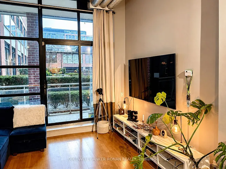43 Hanna Ave #116 — Photo 4