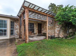 1409 Meadows Dr, Round Rock, TX 78681