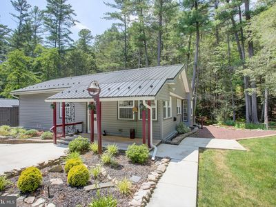 2010 Pine Grove Rd, Fayetteville, PA, 17222