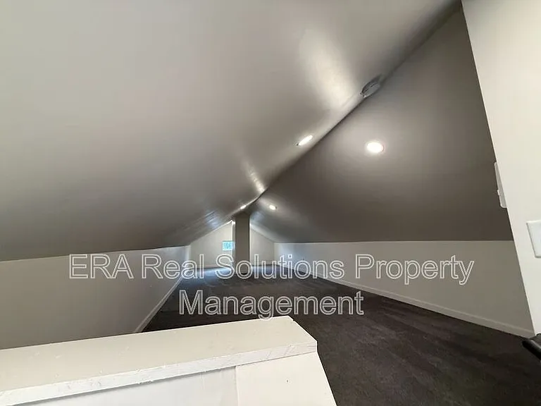 847 Heyl Ave — Photo 12