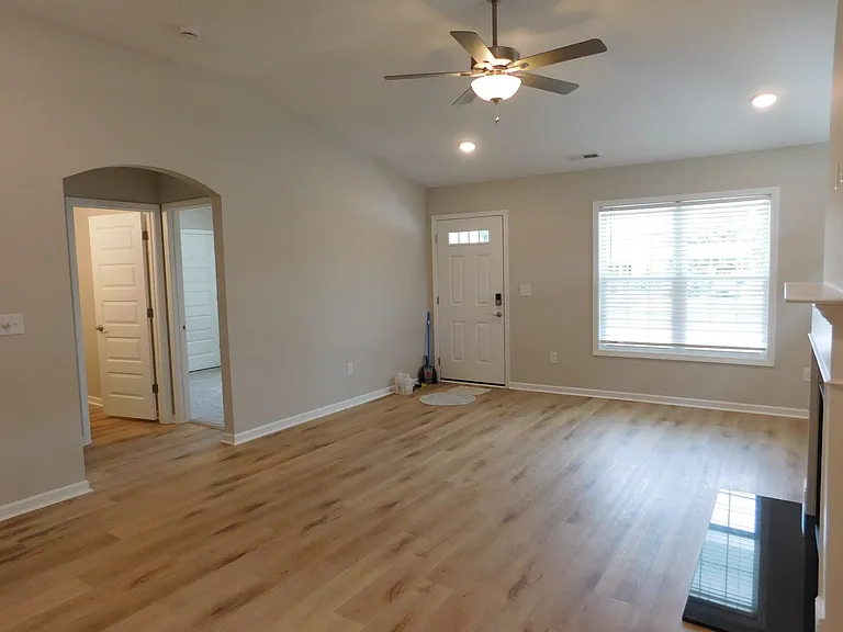 710 N B St #B — Photo 8